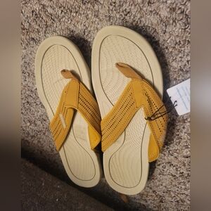 Watelves NEW Flip Flops Sandals Size 11.5 Womans